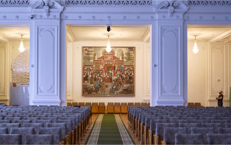 фото установленной картины